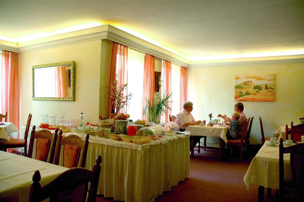 Zum Neuen Schwan Hotel Walluf Exterior foto